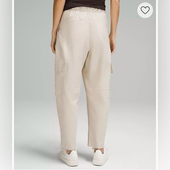 Lululemon Light Utiltech Cargo Pocket High Rise Pant in Natural Ivory - Picture 2 of 4